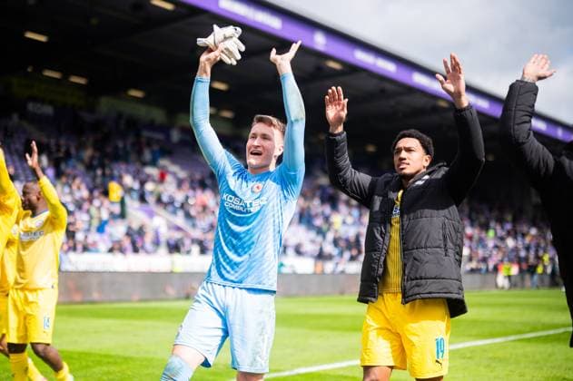 20.04.2024 - Fußball, 2023 2024, 2. Bundesliga, 30. Spieltag, VfL Osnabrück - Eintracht Braunschweig: (L-R) Ron-Thorben Hoffmann (Braunschweig), Anton Donkor (Braunschweig) DFL REGULATIONS PROHIBIT ANY USE OF PHOTOGRAPHS AS IMAGE SEQUENCES AND OR QUASI-VIDEO.