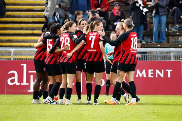 20.04.2024, xavx, Fussball 1.Bundesliga Damen, Eintracht Frankfurt Frauen - 1.FC Nürnberg emspor, v.l. Lara PraÅ¡nikar (Eintracht Frankfurt) celebrate the goal, Der Torjubel zum 4:1 (DFL DFB REGULATIONS PROHIBIT ANY USE OF PHOTOGRAPHS as IMAGE SEQUENCES and or QUASI-VIDEO) Frankfurt am Main