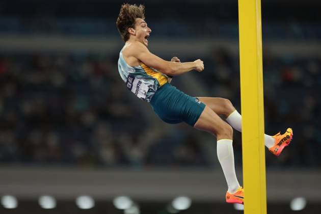Bilder des Jahres 2024, Sport 04 April Sport Themen der Woche KW16 (240420) -- XIAMEN, April 20, 2024 -- Armand Duplantis of Sweden competes during men s pole vault event at the 2024 Wanda Diamond League Xiamen Meeting in Xiamen, southeast China s Fujian Province, April 20, 2024. Armand Duplantis broke the men s pole vault world record with 6.24 meters in the Diamond League Xiamen event. ) (SP)CHINA-XIAMEN-ATHLETICS-DIAMOND LEAGUE (CN) LixMing 