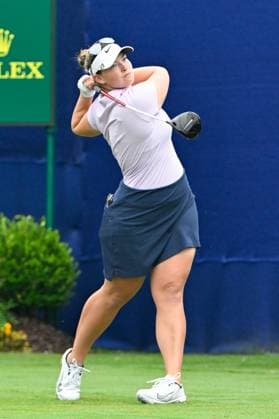 THE WOODLANDS, TX - APRIL 20: Carolne Inglis (USA) watches her tee shot on 1 during third round of the Chevron Championship at The Club at Carlton Woods on April 20, 2024 in The Woodlands, Texas. (Photo by Ken Murray Icon Sportswire) GOLF: APR 20 LPGA, Golf Damen The Chevron Championship EDITORIAL USE ONLY Icon240420016