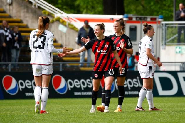 20.04.2024, xavx, Fussball 1.Bundesliga Damen, Eintracht Frankfurt Frauen - 1.FC Nürnberg emspor, v.l. Anna Aehling (Eintracht Frankfurt) jubeln jubelt nach Spielende. (DFL DFB REGULATIONS PROHIBIT ANY USE OF PHOTOGRAPHS as IMAGE SEQUENCES and or QUASI-VIDEO) Frankfurt am Main