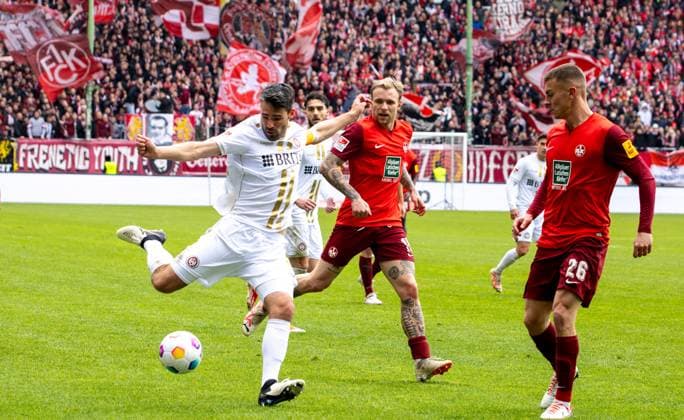 20.04.2024, Fußball 2. Bundesliga, Saison 2023 24, 30. Spieltag: 1. FC Kaiserslautern gegen SV Wehen Wiesbaden (1:1)