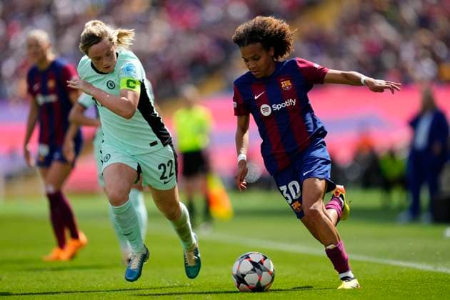 FC Barcelona, Barca v Chelsea FC Women: Semi-final First Leg - UEFA Women s Champions League Vicky Lopez of Barcelona and Spain and Erin Cuthbert of Chelsea and Scotland compete for the ball during the UEFA Women s Champions League 2023 24 semi-final Leg One match between FC Barcelona and Chelsea FC at on April 20, 2024 in Barcelona, Spain. Barcelona Spain  Copyright: xJosexBretonx originalFilename:breton-fcbarcel240420_npJfd.jpg