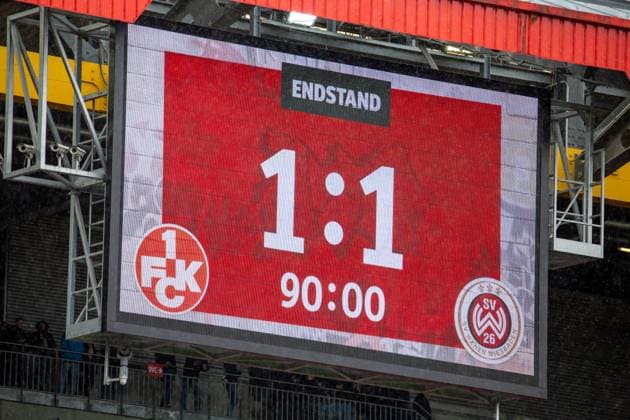 20.04.2024, Fußball 2. Bundesliga, Saison 2023 24, 30. Spieltag: 1. FC Kaiserslautern gegen SV Wehen Wiesbaden (1:1). Kein Heimsieg für den 1. FC Kaiserslautern im wichtigen Abstiegsduell gegen Wehen Wiesbaden. Das Unentschieden hilft Kaiserslautern nicht weiter