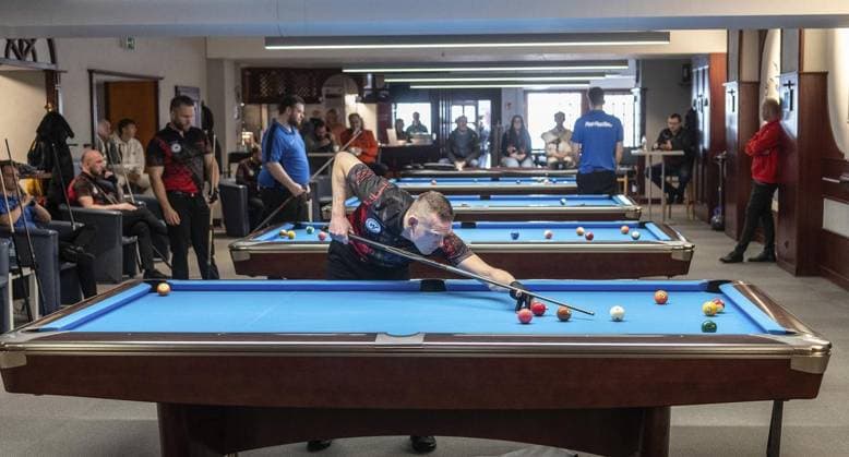 Poolbillard-Bundesliga: BC Oberhausen gegen 1. PBC Wedding ** NUR FÜR REDAKTIONELLE ZWECKE ** EDITORIAL USE ONLY **<p>Niels Feijen bei der Bundesliga-Begegnung im Poolbillard des BC Oberhausen gegen den 1. PBC Wedding am Samstag, 20. April 2024, in Oberhausen. Oberhausen Copyright: OliverxMengedoht