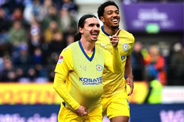 20-04-2024 pmk NH112976 Fussball Herren 2.Bundesliga Saison 2023 2024 Bremer Bruecke Osnabrueck VfL Osnabrueck - Eintracht Braunschweig Sondertrikot VfL Osnabrueck 125 Jahre Jubel nach dem Tor zum 0-2 durch PHILIPPE (09) Rayan PHILIPPE (09) Braunschweig Anton DONKOR (19) Braunschweig