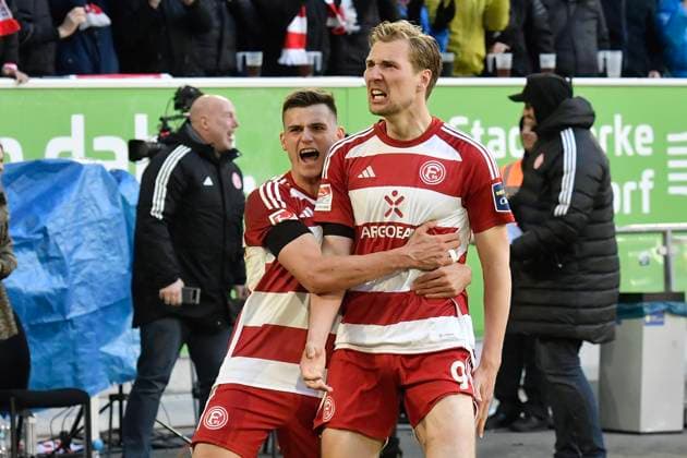 Vincent Vermeij ( 9, Fortuna Duesseldorf) jubelt nach dem Tor zum 1:0 mit Yannik Engelhardt ( 6, Fortuna Duesseldorf) 20.04.2024 Fussball Fortuna Duesseldorf vs SpVgg Greuther Fuerth, Merkur Spiel-Arena, Duesseldorf, DFB DFL REGULATIONS PROHIBIT ANY USE OF PHOTOGRAPHS AS IMAGE SEQUENCES AND OR QUASI-VIDEO NRW Germany