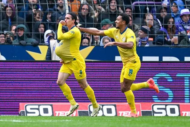 2. Bundesliga - VfL Osnabrück - Eintracht Braunschweig am 20.04.2024 an der Bremer Brücke in Osnabrück Jubel, Torjubel, Torschuetze, Torschütze Rayan Philippe (Braunschweig) jubelt nach seinem Tor zum 0:2 mit Anton Donkor (Braunschweig).