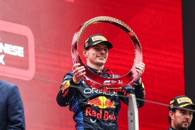 VERSTAPPEN Max (ned), Red Bull Racing RB20, portrait podium trophy during the Formula 1 Lenovo Chinese Grand Prix 2024, 5th round of the 2024 Formula One World Championship, WM, Weltmeisterschaft from April 19 to 21, 2024 on the Shanghai International Circuit, in Shanghai, China - F1 - CHINESE GRAND PRIX 2024 DPPI Panoramic  240421_R05_CHINA_DP_XB3_5449