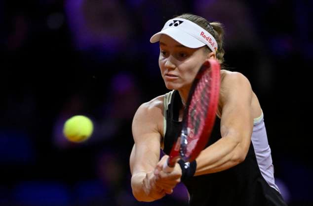 Elena Rybakina (KAZ) Aktion Tennis Damen Porsche-Cup Porsche Tennis Grand Prix GP Stuttgart 2024 Porsche Arena 21.04.2024 DFL REGULATIONS PROHIBIT ANY USE OF PHOTOGRAPHS AS IMAGE SEQUENCES AND OR QUASI-VIDEO Porsche Tennis Grand Prix GP Stuttgart 2024