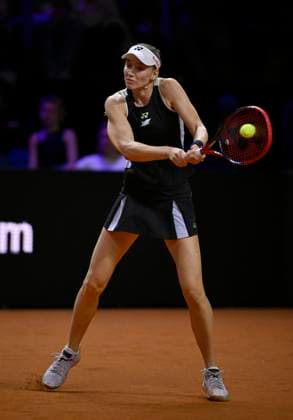 Elena Rybakina (KAZ) Aktion Tennis Damen Porsche-Cup Porsche Tennis Grand Prix GP Stuttgart 2024 Porsche Arena 21.04.2024 DFL REGULATIONS PROHIBIT ANY USE OF PHOTOGRAPHS AS IMAGE SEQUENCES AND OR QUASI-VIDEO Porsche Tennis Grand Prix GP Stuttgart 2024