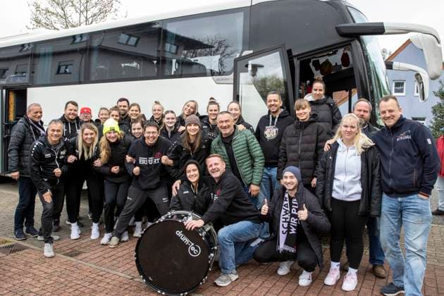 2. Bundesliga Frauen Pro: SSC Freisen vs. Schwarz-Weiss Erfurt; Freisen; 21.04.2024 Schwarz-Weiss Erfurt und Fans 2. Bundesliga Frauen Pro: SSC Freisen vs. Schwarz-Weiss Erfurt; Bruchwaldhalle Freisen; 21.04.2024 Copyright: xBEAUTIFULxSPORTS Duehringx