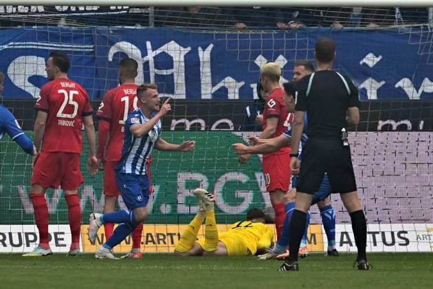 21.04.2024, xsltx, Fussball 2.Bundesliga, Karlsruher SC - Hertha BSC Berlin emspor, v.l. Torjubel nach dem Tor zum celebrating the goal celebrate 1:0 durch Marco Thiede (Karlsruher SC KSC) (DFL DFB REGULATIONS PROHIBIT ANY USE OF PHOTOGRAPHS as IMAGE SEQUENCES and or QUASI-VIDEO) Karlsruhe