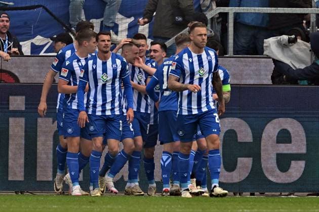 21.04.2024, xsltx, Fussball 2.Bundesliga, Karlsruher SC - Hertha BSC Berlin emspor, v.l. Torjubel nach dem Tor zum celebrating the goal celebrate 1:0 durch Marco Thiede (Karlsruher SC KSC) (DFL DFB REGULATIONS PROHIBIT ANY USE OF PHOTOGRAPHS as IMAGE SEQUENCES and or QUASI-VIDEO) Karlsruhe