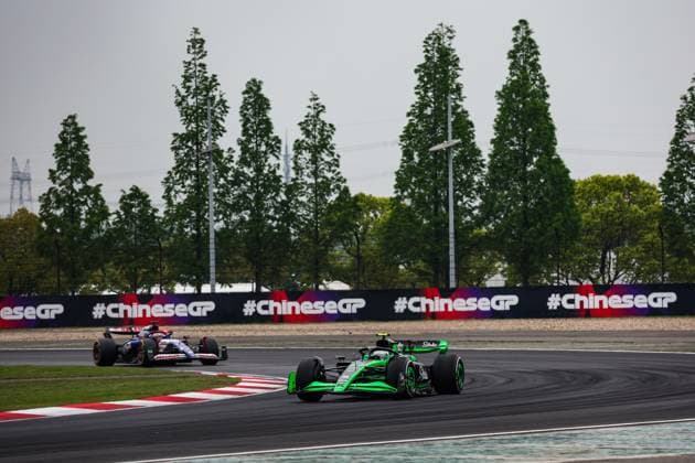24 ZHOU Guanyu (chi), Stake F1 Team Kick Sauber C44, action during the Formula 1 Lenovo Chinese Grand Prix 2024, 5th round of the 2024 Formula One World Championship, WM, Weltmeisterschaft from April 19 to 21, 2024 on the Shanghai International Circuit, in Shanghai, China - F1 - CHINESE GRAND PRIX 2024 DPPI Panoramic  240421_R05_CHINA_DP_FGOO1896