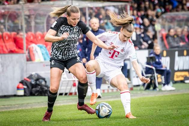 GOOGLE PIXEL Frauen Bundesliga: 1. FC Köln - SC Freiburg, 21.04.2024 Lisa Karl (SC Freiburg, 2) und Alena Bienz (1. FC Köln, 11); GOOGLE PIXEL Frauen Bundesliga: 1. FC Köln - SC Freiburg, 19. Spieltag, am 21.04.2024 im Franz-Kremer-Stadion in Köln. DFL REGULATIONS PROHIBIT ANY USE OF PHOTOGRAPHS AS IMAGE SEQUENCES AND OR QUASI-VIDEO. Copyright: xBEAUTIFULxSPORTS LeahxKohringx