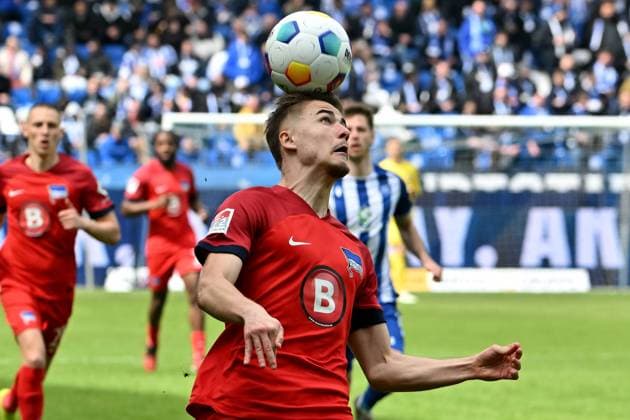 21.04.2024, xsltx, Fussball 2.Bundesliga, Karlsruher SC - Hertha BSC Berlin emspor, v.l. Marten Winkler (Hertha BSC Berlin) (DFL DFB REGULATIONS PROHIBIT ANY USE OF PHOTOGRAPHS as IMAGE SEQUENCES and or QUASI-VIDEO) Karlsruhe