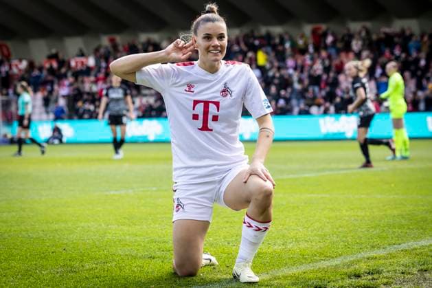 GOOGLE PIXEL Frauen Bundesliga: 1. FC Köln - SC Freiburg, 21.04.2024 Torjubel zum 1:0 durch Selina Cerci (1. FC Köln, 29); GOOGLE PIXEL Frauen Bundesliga: 1. FC Köln - SC Freiburg, 19. Spieltag, am 21.04.2024 im Franz-Kremer-Stadion in Köln. DFL REGULATIONS PROHIBIT ANY USE OF PHOTOGRAPHS AS IMAGE SEQUENCES AND OR QUASI-VIDEO. Copyright: xBEAUTIFULxSPORTS LeahxKohringx