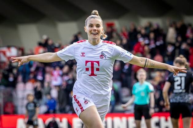 GOOGLE PIXEL Frauen Bundesliga: 1. FC Köln - SC Freiburg, 21.04.2024 Torjubel zum 1:0 durch Selina Cerci (1. FC Köln, 29); GOOGLE PIXEL Frauen Bundesliga: 1. FC Köln - SC Freiburg, 19. Spieltag, am 21.04.2024 im Franz-Kremer-Stadion in Köln. DFL REGULATIONS PROHIBIT ANY USE OF PHOTOGRAPHS AS IMAGE SEQUENCES AND OR QUASI-VIDEO. Copyright: xBEAUTIFULxSPORTS LeahxKohringx