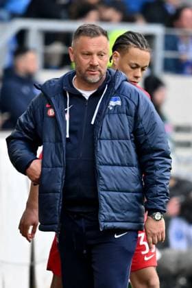 21.04.2024, xsltx, Fussball 2.Bundesliga, Karlsruher SC - Hertha BSC Berlin emspor, v.l. Trainer Pal Dardai (Hertha BSC Berlin) (DFL DFB REGULATIONS PROHIBIT ANY USE OF PHOTOGRAPHS as IMAGE SEQUENCES and or QUASI-VIDEO) Karlsruhe