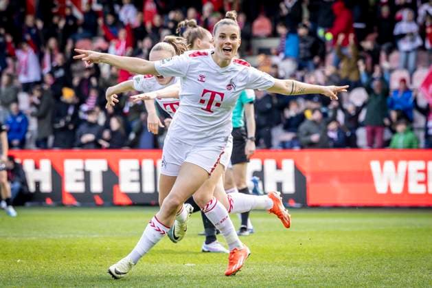 GOOGLE PIXEL Frauen Bundesliga: 1. FC Köln - SC Freiburg, 21.04.2024 Torjubel zum 1:0 durch Selina Cerci (1. FC Köln, 29); GOOGLE PIXEL Frauen Bundesliga: 1. FC Köln - SC Freiburg, 19. Spieltag, am 21.04.2024 im Franz-Kremer-Stadion in Köln. DFL REGULATIONS PROHIBIT ANY USE OF PHOTOGRAPHS AS IMAGE SEQUENCES AND OR QUASI-VIDEO. Copyright: xBEAUTIFULxSPORTS LeahxKohringx