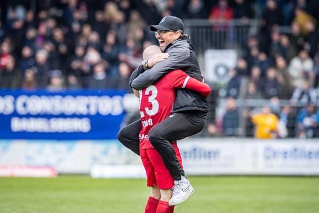 Regionalliga, SV Babelsberg 03 vs FC Energie Cottbus; Potsdam 21.04.2024 Torjubel zum 0:3 durch Maximilian Krauß (FC Energie Cottbus, 23), Claus Dieter Wollitz (Trainer FC Energie Cottbus) Regionalliga, SV Babelsberg 03 vs FC Energie Cottbus, Karl Liebknecht Stadion, Potsdam 21.04.2024 Copyright: xBEAUTIFULxSPORTS LucianoxLimax