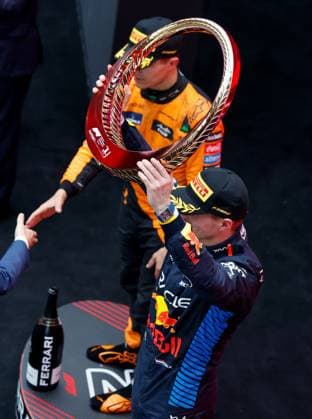 VERSTAPPEN Max (ned), Red Bull Racing RB20, portrait during the Formula 1 Lenovo Chinese Grand Prix 2024, 5th round of the 2024 Formula One World Championship, WM, Weltmeisterschaft from April 19 to 21, 2024 on the Shanghai International Circuit, in Shanghai, China - F1 - CHINESE GRAND PRIX 2024 DPPI Panoramic  240421_R05_CHINA_DP_JK14833
