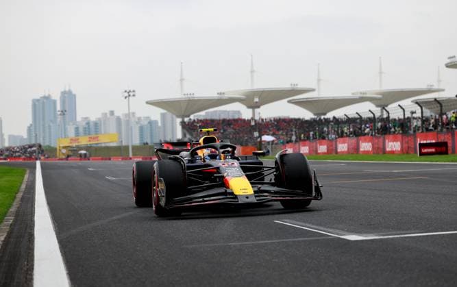 11 PEREZ Sergio (mex), Red Bull Racing RB20, action during the Formula 1 Lenovo Chinese Grand Prix 2024, 5th round of the 2024 Formula One World Championship, WM, Weltmeisterschaft from April 19 to 21, 2024 on the Shanghai International Circuit, in Shanghai, China - F1 - CHINESE GRAND PRIX 2024 DPPI Panoramic  240421_R05_CHINA_DP_JK14852