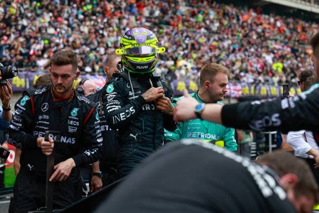 HAMILTON Lewis (gbr), Mercedes AMG F1 Team W15, portrait during the Formula 1 Lenovo Chinese Grand Prix 2024, 5th round of the 2024 Formula One World Championship, WM, Weltmeisterschaft from April 19 to 21, 2024 on the Shanghai International Circuit, in Shanghai, China - F1 - CHINESE GRAND PRIX 2024 DPPI Panoramic  240421_R05_CHINA_DP_JK14859