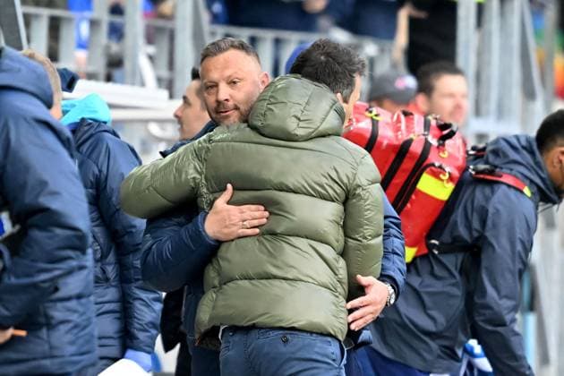 21.04.2024, xsltx, Fussball 2.Bundesliga, Karlsruher SC - Hertha BSC Berlin emspor, v.l. Trainer Christian Eichner (Karlsruher SC KSC) Trainer Pal Dardai (Hertha BSC Berlin) (DFL DFB REGULATIONS PROHIBIT ANY USE OF PHOTOGRAPHS as IMAGE SEQUENCES and or QUASI-VIDEO) Karlsruhe