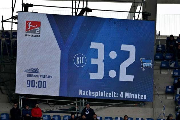 21.04.2024, xsltx, Fussball 2.Bundesliga, Karlsruher SC - Hertha BSC Berlin emspor, v.l. Endergebnis auf der Anzeigtafel (DFL DFB REGULATIONS PROHIBIT ANY USE OF PHOTOGRAPHS as IMAGE SEQUENCES and or QUASI-VIDEO) Karlsruhe