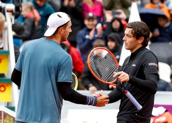 R-L Taylor Fritz gratuliert dem Sieger Jan-Lennard Struff (GER) mit dem Pokal und Siegerauto Tennis - BMW Open 2024 - ATP, Tennis Herren - MTTC Iphitos - Munich - - Germany - 21 April 2024. Copyright: xJuergenxHasenkopfx