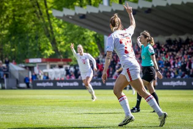 GOOGLE PIXEL Frauen Bundesliga: 1. FC Köln - SC Freiburg, 21.04.2024 Doppelpack durch Selina Cerci (1. FC Köln, 29); GOOGLE PIXEL Frauen Bundesliga: 1. FC Köln - SC Freiburg, 19. Spieltag, am 21.04.2024 im Franz-Kremer-Stadion in Köln. DFL REGULATIONS PROHIBIT ANY USE OF PHOTOGRAPHS AS IMAGE SEQUENCES AND OR QUASI-VIDEO. Copyright: xBEAUTIFULxSPORTS LeahxKohringx