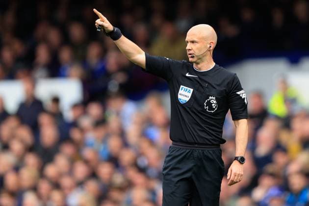 Everton v Nottingham Forest Premier League 21 04 2024. Referee Anthony Taylor during the Premier League match between Everton and Nottingham Forest at Goodison Park, Liverpool, England on 21 April 2024. Liverpool Goodison Park Merseyside England Editorial use only DataCo restrictions apply See www.football-dataco.com , Copyright: xConorxMolloyx PSI-19519-0080
