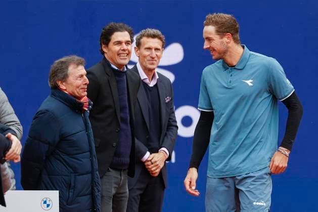 R-L Sieger Jan-Lennard Struff , Turnierdirektor Patrik Kuehnen, Dr.Fabian Tross (MTTC Iphitos) und Helmut Schmidbauer (BTV Praesident) Copyright: xJuergenxHasenkopfx