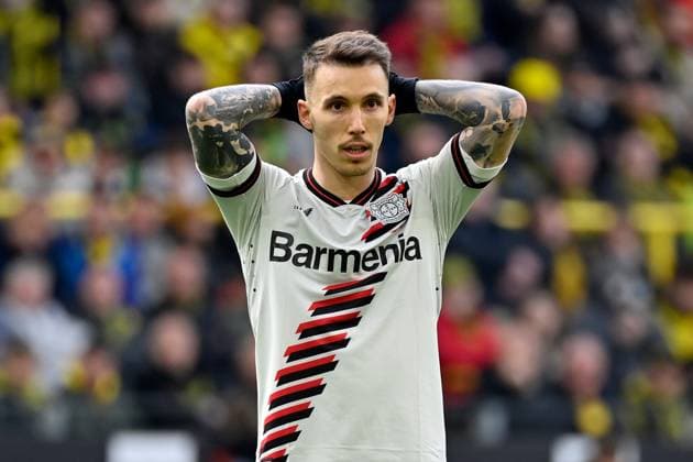 21.04.2024, xjrdrx, Fussball 1.Bundesliga, Borussia Dortmund - Bayer 04 Leverkusen emspor, v.l. Alejandro Grimaldo (Bayer Leverkusen) (DFL DFB REGULATIONS PROHIBIT ANY USE OF PHOTOGRAPHS as IMAGE SEQUENCES and or QUASI-VIDEO) Dortmund