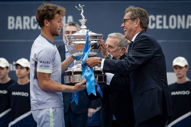 Casper Ruud (Norway) received de Conde de Godo trophy after the final ATP, Tennis Herren 500 Barcelona Open Banc Sabadell 2024 match at Real Club de Tenis de Barcelona, in Barcelona, Spain on April 21, 2024. Photo by Felipe Mondino Copyright: x@FELIPExMONDINOx