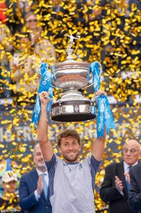 Bilder des Jahres 2024, Sport 04 April Final 71 Barcelona Open Banc de Sabadell. Conde de Godo Trophy. Real Club de Tenis Barcelona. April 21,2024 71 Barcelona Open Banc de Sabadell. Conde de Godo Trophy. Final Casper Ruud (NOR) vs Stefanos Tsitsipas (GRE) Real Club de Tenis Barcelona. April 21,2024 Casper Ruud celebrates winning the final of the ATP, Tennis Herren Barcelona Open Banc de Sabadell tennis tournament Trofeo Conde de Godo played at the Real Club de Tenis Barcelona. April 21, 2024. Barcelona ESP Copyright: xS.xRosx