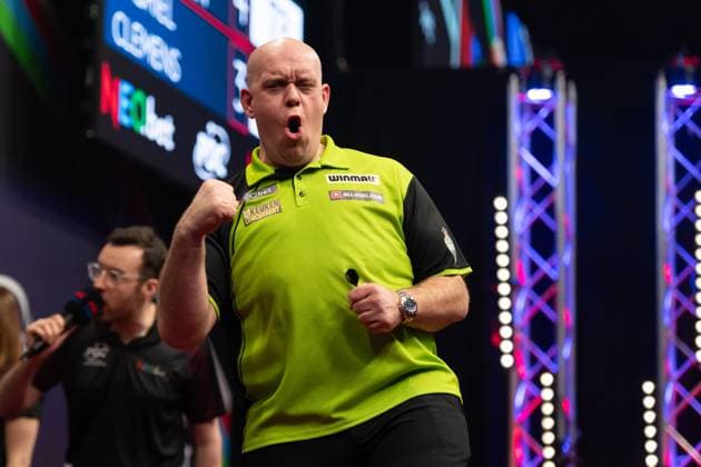 Sport Themen der Woche KW16 Sport Bilder des Tages Sieger, Gewinner, Michael van Gerwen (NLD) Jubel Viertelfinale¨Michael van Gerwen (NLD) vs. Gabriel Clemens (GER) PDC European Darts Grand Prix 2024 Sindelfingen Glaspalast, GER, 21.04.2024, PDC European Darts Grand Prix 2024 Sindelfingen Glaspalast, GER, 21.04.2024 Sindelfingen *** Winner, winner, Michael van Gerwen NLD cheering quarterfinal¨Michael van Gerwen NLD vs Gabriel Clemens GER PDC European Darts Grand Prix 2024 Sindelfingen Glaspalast, GER, 21 04 2024, PDC European Darts Grand Prix 2024 Sindelfingen Glaspalast, GER, 21 04 2024 Sindelfingen Copyright: xEibner-Pressefoto WolfgangxFrankx EP_WFK