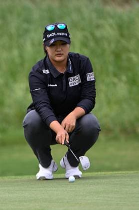 THE WOODLANDS, TX - APRIL 21: Haeran Ryu (KOR) looks over her par putt on 2 during the final round of the Chevron Championship at The Club at Carlton Woods on April 21, 2024 in The Woodlands, Texas. (Photo by Ken Murray Icon Sportswire) GOLF: APR 21 LPGA, Golf Damen The Chevron Championship EDITORIAL USE ONLY Icon240421050