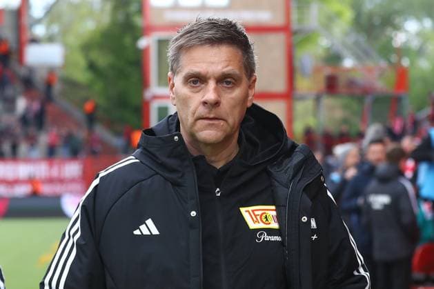 20.04.2024, xtgx, Fussball 1. Bundesliga, 1. FC Union Berlin - FC Bayern Muenchen emspor, v.l. Oliver Ruhnert (Union Berlin, Geschaeftsfuehrer (DFL DFB REGULATIONS PROHIBIT ANY USE OF PHOTOGRAPHS as IMAGE SEQUENCES and or QUASI-VIDEO) Berlin