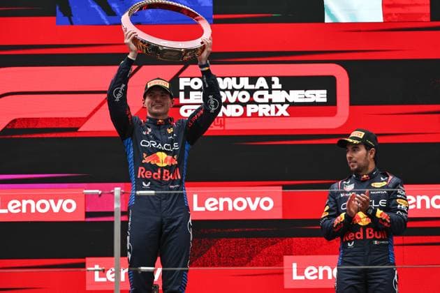 Formel 1 Großer Preis von China 2024 21.04.2024, Shanghai International Circuit, Shanghai, Formel 1 Großer Preis von China 2024 ,im Bild Sieger Max Verstappen (NLD), Oracle Red Bull Racing, 3.Platz für Sergio Perez (MEX), Oracle Red Bull Racing