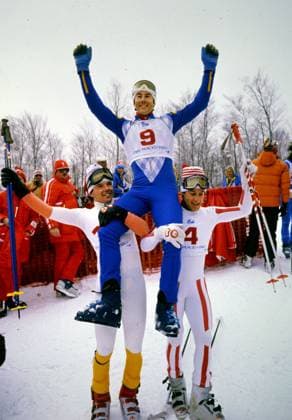 Ingemar Stenmark wird zum 2. Mal Olympiasieger in Lake Placid und wirdvon Andy Wenzel (links) und Hans Enn auf Schultern getragen Ingemar Stenmark wird zum 2 Mal Olympia Sieger in Lake Placid 1980 !ARCHIV FOTO! Achtung - Aufnahmedatum geschätzt *** Ingemar Stenmark will to 2 Times Olympic medalists in Lake Placid and is used by Andy Wenzel left and Hans Enn on Shoulders worn Ingemar Stenmark will to 2 Times Olympia Winner in Lake Placid 1980 Archive Photo ATTENTION date estimated