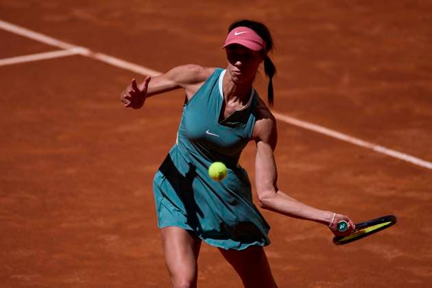 Mutua Madrid Open - Day One Olga Danilovic of Serbia returns a shot against Camila Osorio of Colombia during day one of the Mutua Madrid Open 2024 at Caja Magica on April 22, 2024, in Madrid, Spain. Madrid Caja Magica Madrid Spain RL_MMO24_089 Copyright: xRicardoxLarreinax