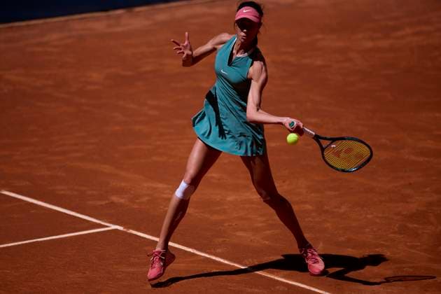 Mutua Madrid Open - Day One Olga Danilovic of Serbia returns a shot against Camila Osorio of Colombia during day one of the Mutua Madrid Open 2024 at Caja Magica on April 22, 2024, in Madrid, Spain. Madrid Caja Magica Madrid Spain RL_MMO24_095 Copyright: xRicardoxLarreinax