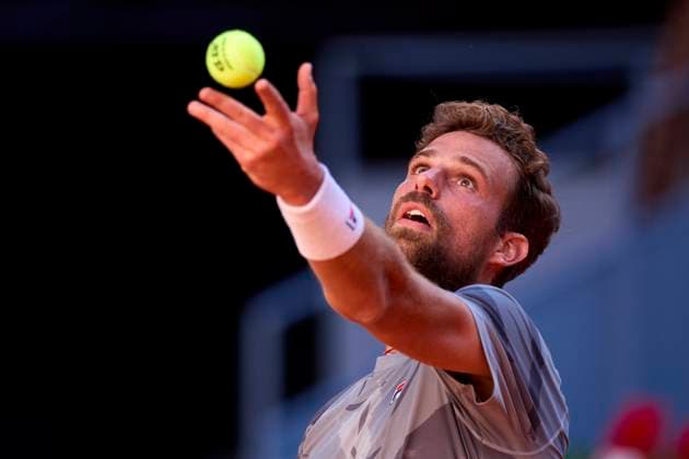Mutua Madrid Open - Day One Stefano Napolitano of Italy serves against Richard Gasquet of France during day one of the Mutua Madrid Open 2024 at Caja Magica on April 22, 2024, in Madrid, Spain. Madrid Caja Magica Madrid Spain RL_MMO24_221 Copyright: xRicardoxLarreinax