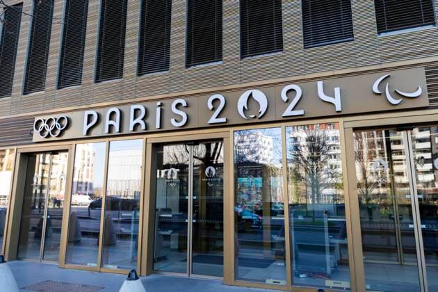 Saint Denis, France March 22, 2024 - The Paris 2024 logo stands on the Organizing Committee for the Olympic and Paralympic Games COJOP headquarters. With four months to go before the start of the Olympic Games, Olympische Spiele, Olympia, OS in Paris, the French capital is in a state of transformation as the organisation begins to take shape. OLY, JEUX OLYMPIQUES, ILLUSTRATION, LOGO, PARIS 2024, BUREAUX, COJOP, ANNEAUX OLYMPIQUES, COMITE D ORGANISATION DES JEUX OLYMPIQUES, GENERIQUE, JEUX PARALYMPIQUES, TONY ESTANGUET, SEINE SAINT DENIS, EVENEMENT SPORTIF,  Copyright: xVincentxIsorex  Copyright: xIMAGO VincentxIsorex
