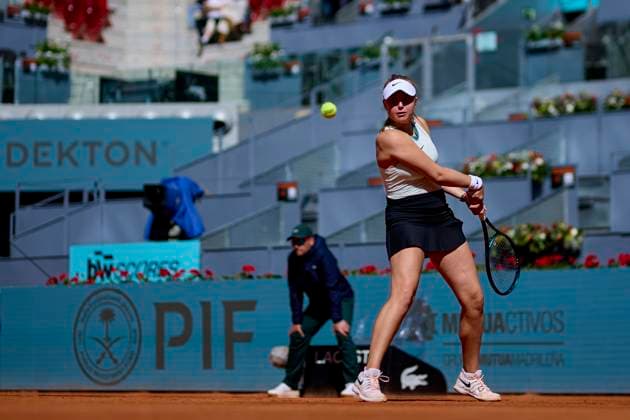 Mutua Madrid Open - Day Two Brenda Fruhvirtova of the Czech Republic returns a shot against Arantxa Rus of Netherlands during day two of the Mutua Madrid Open 2024 at Caja Magica on April 23, 2024, in Madrid, Spain. Madrid Caja Magica Madrid Spain RL_MMO24_311 Copyright: xRicardoxLarreinax