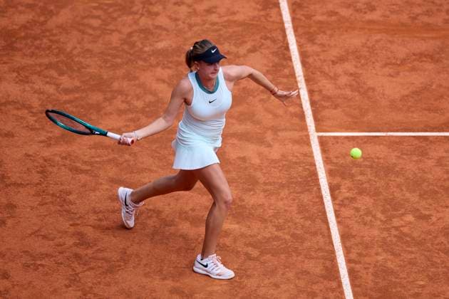 Mutua Madrid Open - Day Two Linda Fruhvirtova of the Czech Republic returns a shot against Irina-Camelia Begu of Romania during day two of the Mutua Madrid Open 2024 at Caja Magica on April 23, 2024, in Madrid, Spain. Madrid Caja Magica Madrid Spain RL_MMO24_367 Copyright: xRicardoxLarreinax
