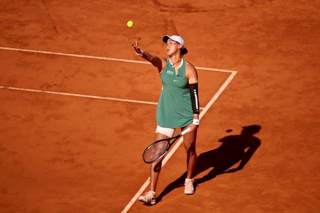 Mutua Madrid Open - Day Two Xiyu Wang of China serves against Ana Bogdan of Romania during day two of the Mutua Madrid Open 2024 at Caja Magica on April 23, 2024, in Madrid, Spain. Madrid Caja Magica Madrid Spain RL_MMO24_418 Copyright: xRicardoxLarreinax